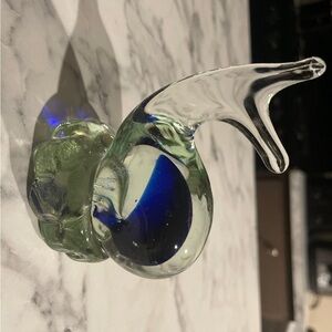 Decorative snail paperweight